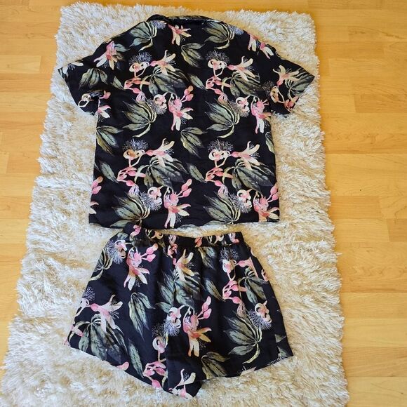 Aritzia Babaton Silk Button Down Blouse and Shorts Set XS 2  Coastal - Picture 3 of 12